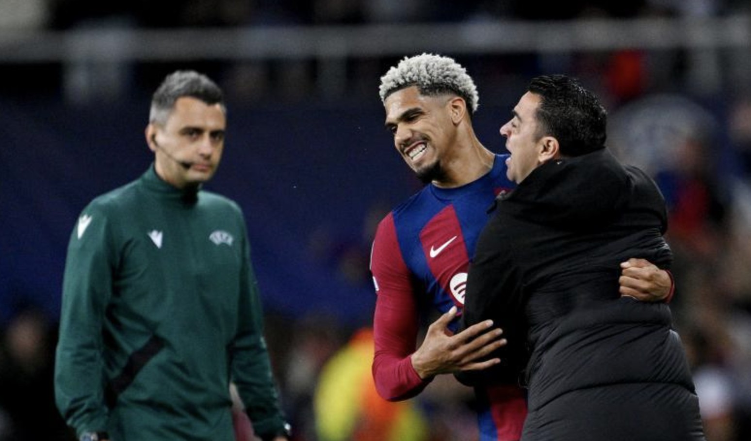 欧洲杯直播网：世体报哈维欲延长阿劳霍合同，寻求新球员增强阵容